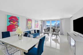 The Marilyn! Renovated and Amazing Skyline Views!